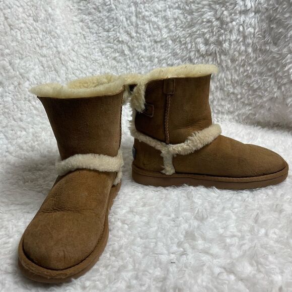 UGG Kids Aerin Short Boots.chestnut leather shearling sheepskin lining size4 - Picture 1 of 11